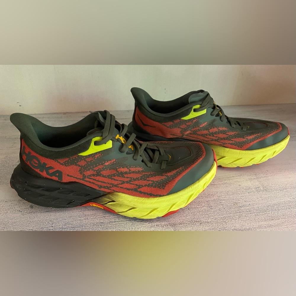 Hoka Speedgoat 5 - 9 (2E Wide)